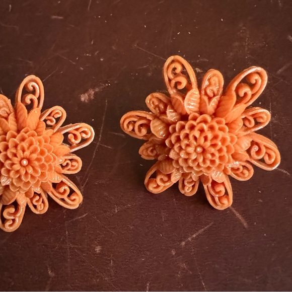Jewelry - Vintage celluloid screw-back coral flower earrings Jackson Hole Valentines